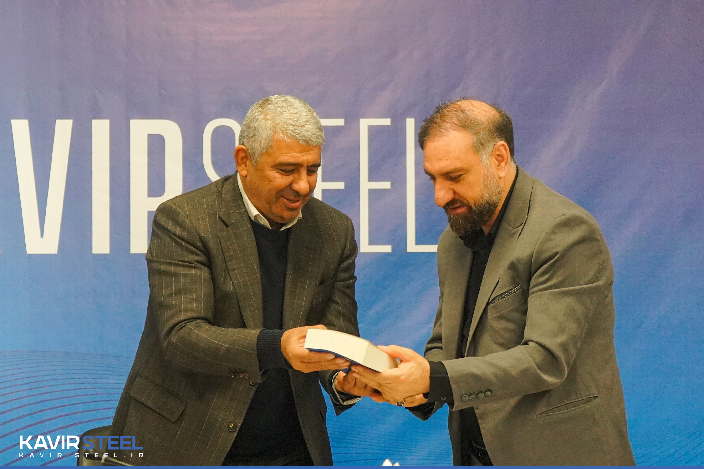 بازدید مدیرکل و معاونین صدا و سیمای اصفهان از فولاد کویر