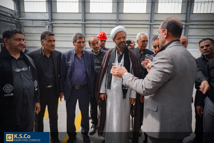بازدید جمعی از مسئولین و مقامات استانی و شهری از کارخانه فرآوری آب مجتمع فولاد کویر
