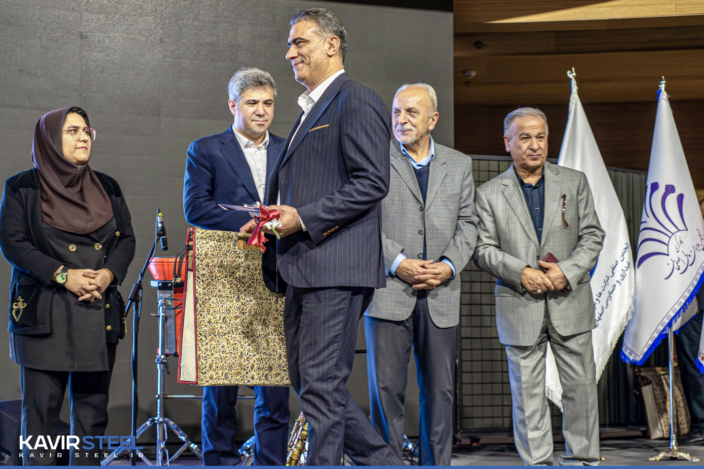 انتخاب محمدرضا صادقی، مشاور ارشد مالی فولاد کویر به عنوان «مدیر مالی برگزیده سال»