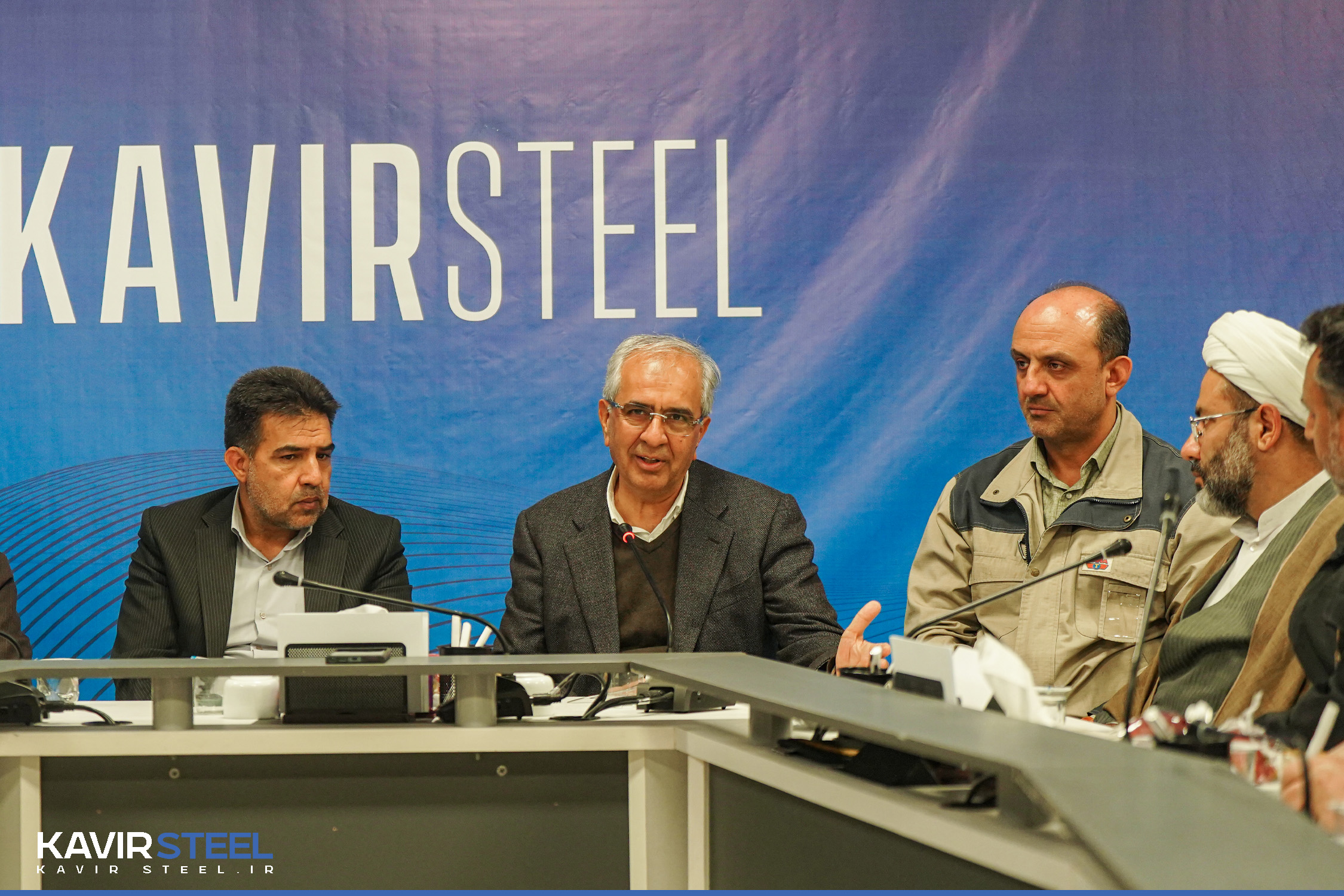 بازدید مدیرکل و رؤسای ادارات منابع طبیعی و آبخیزداری استان اصفهان از کارخانه فرآوری آب و پروژه‌ جنگل شهری فولاد کویر