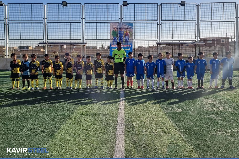 تیم فوتبال «پسران کویر» در مسابقات شهرستان آران و بیدگل به مقام قهرمانی دست یافت