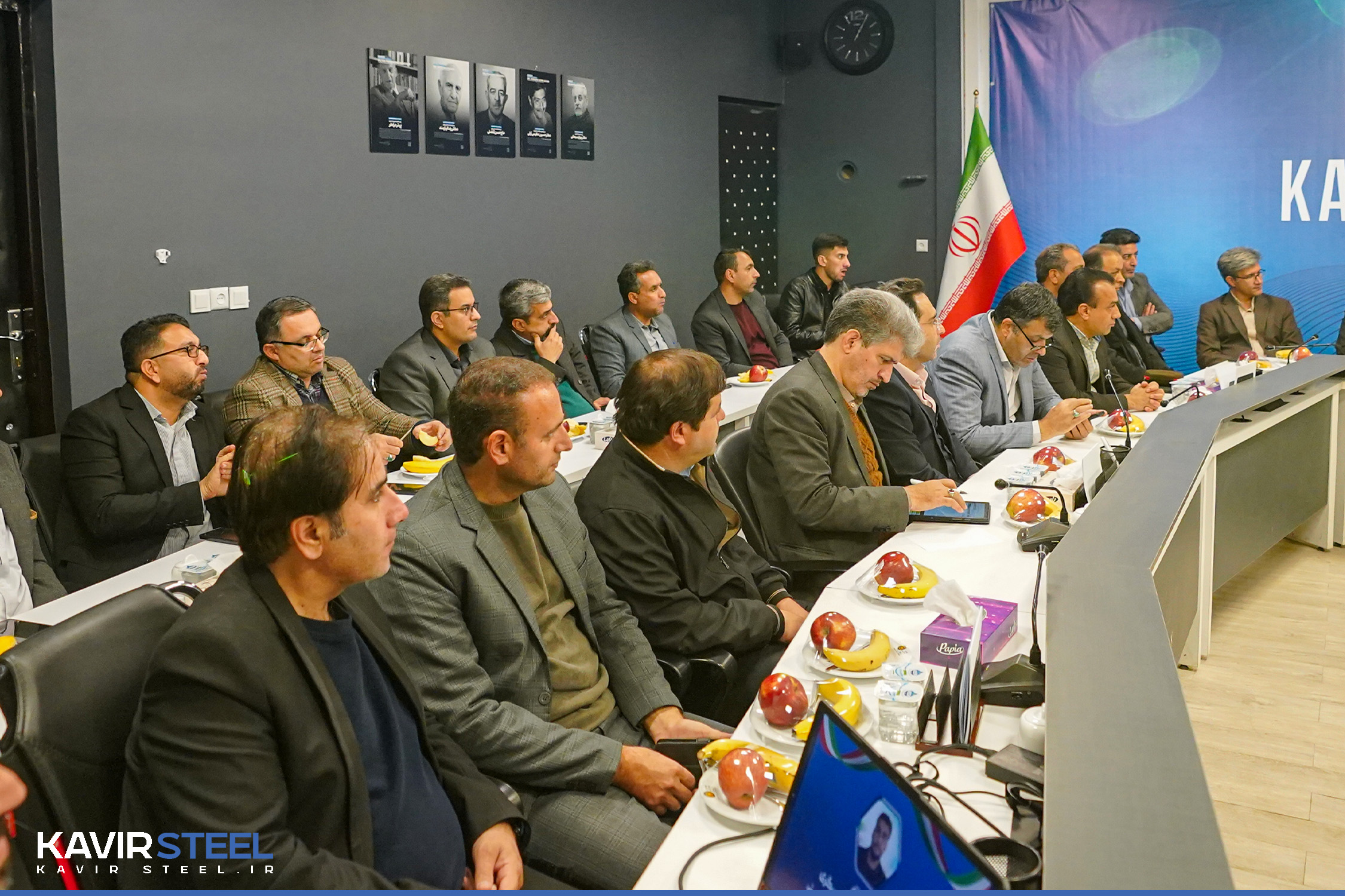 بازدید مدیرکل و رؤسای ادارات منابع طبیعی و آبخیزداری استان اصفهان از کارخانه فرآوری آب و پروژه‌ جنگل شهری فولاد کویر