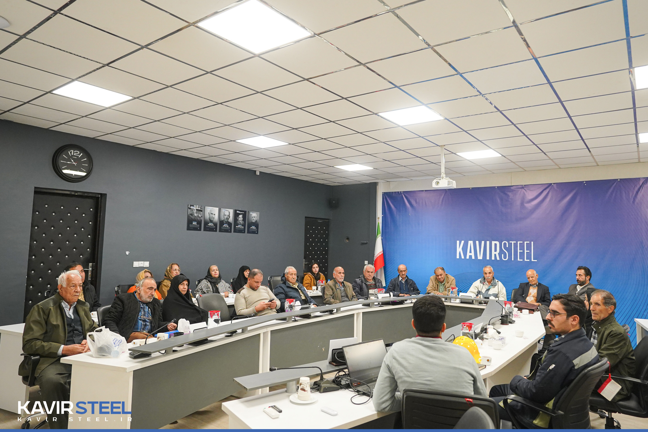 بازدید جمعی از سهامداران از روند پیشرفت پروژه‌های توسعه فولاد کویر