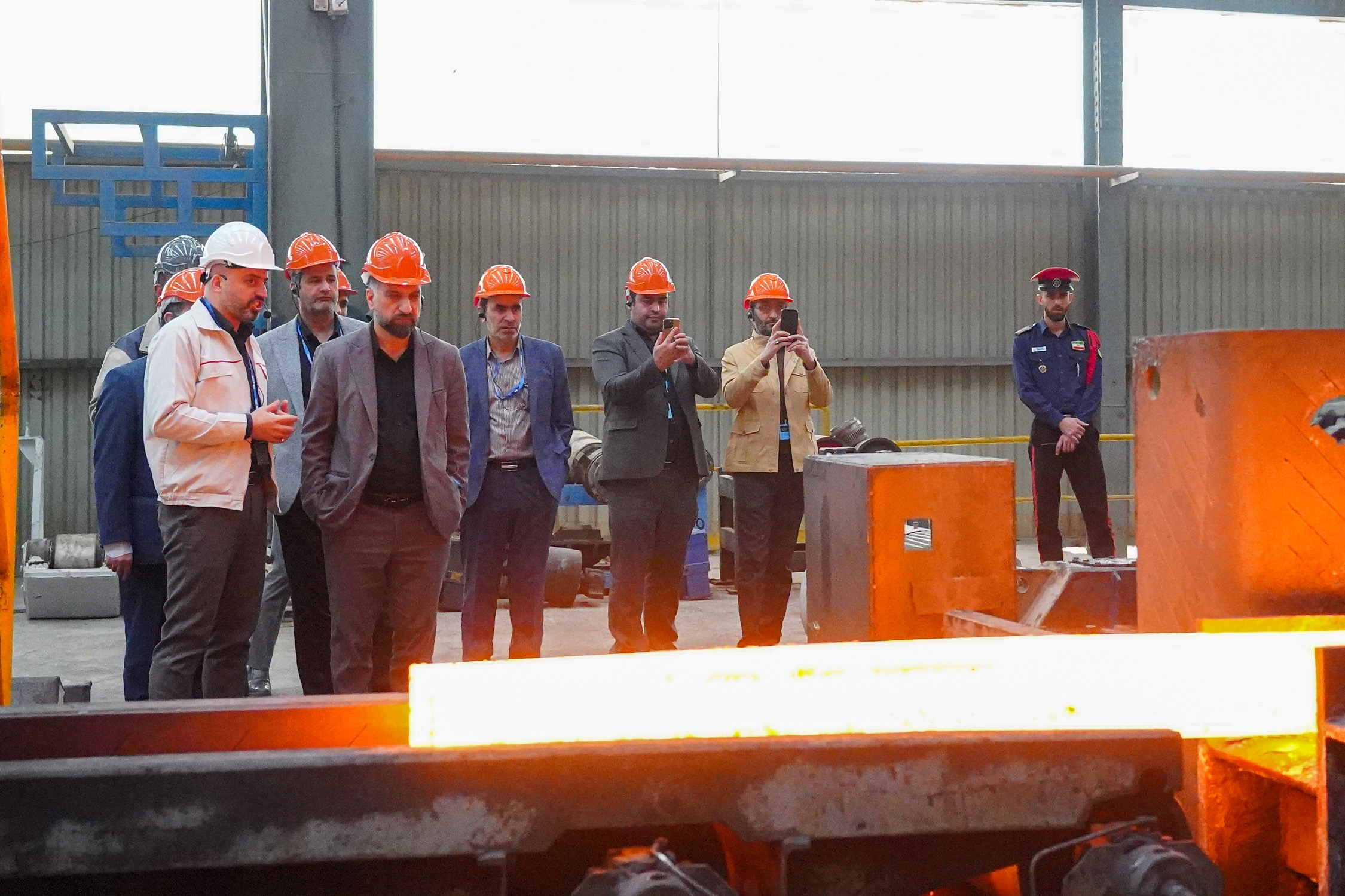 بازدید مدیرکل و معاونین صدا و سیمای اصفهان از فولاد کویر