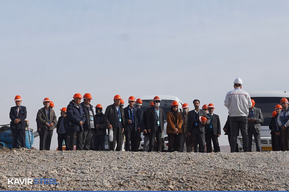  بازدید جمعی از سهامداران از روند پیشرفت پروژه‌های توسعه فولاد کویر