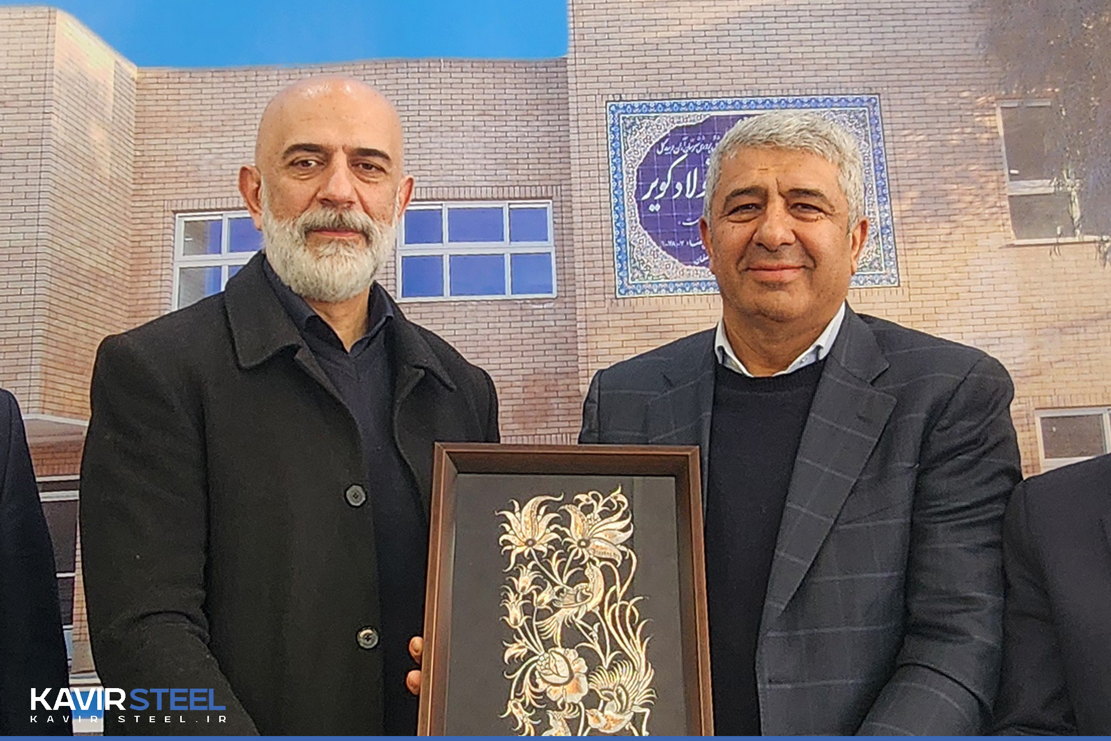 مدرسه دخترانه فولاد کویر با حضور معاون امور اقتصادی استاندار اصفهان در کویرات آران و بیدگل افتتاح شد